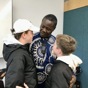 Bischof Gabriel Kijjambu besucht RS Gerlingen
