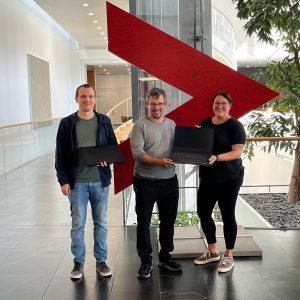 Firma Vector spendet Notebooks